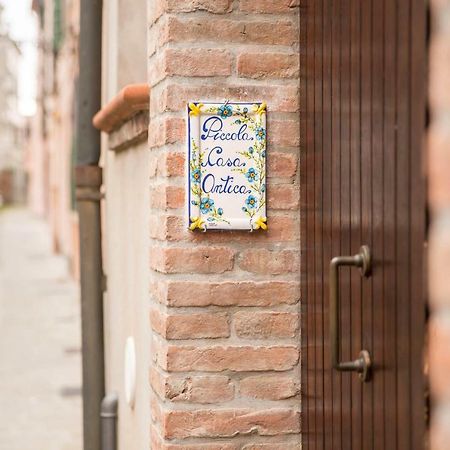 フェラーラPiccola Casa Anticaアパートメント エクステリア 写真